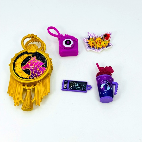 Monster High Monster Fest Clawdeen Accessories Replacements - Picture 1 of 5